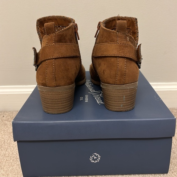 Universal Thread Tan Booties - Picture 3 of 8